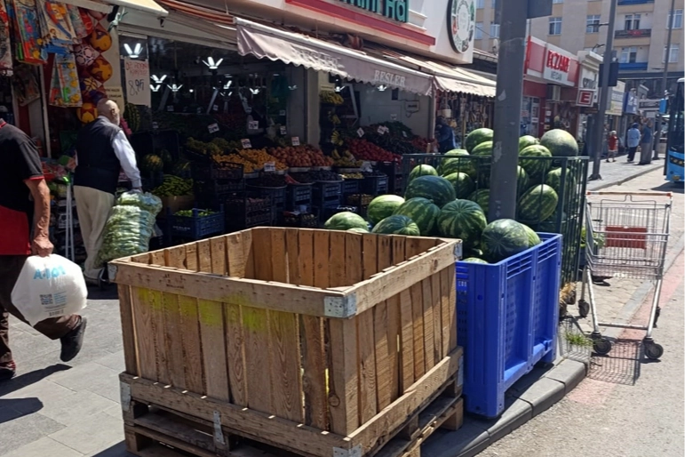 Sivas'ta kaldırım işgallerine milyonluk ceza! 