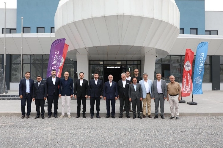 Mustafa Elitaş'tan Kayseri Melikgazi Havacılık Lisesi'ne tam not 