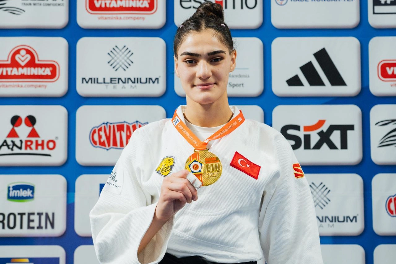 Judocu Sinem Oruç’tan Üsküp’te altın madalya 