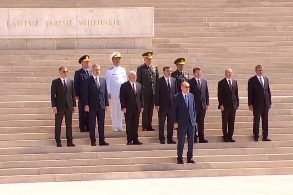 Yüksek Askeri Şura toplantı öncesi Anıtkabir'de 