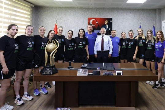 Bursa Büyükşehir Belediyespor Kadın Hentbol'da imzalar atıldı 