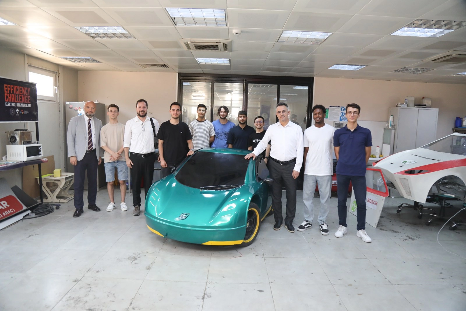 BTÜ'lü öğrenciler hidrojenli araç üretiyor 