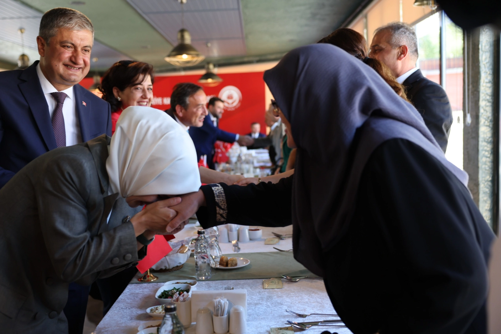 'Terörsüz Türkiye Kardeşlik Sofrası' buluşmaları sürüyor 