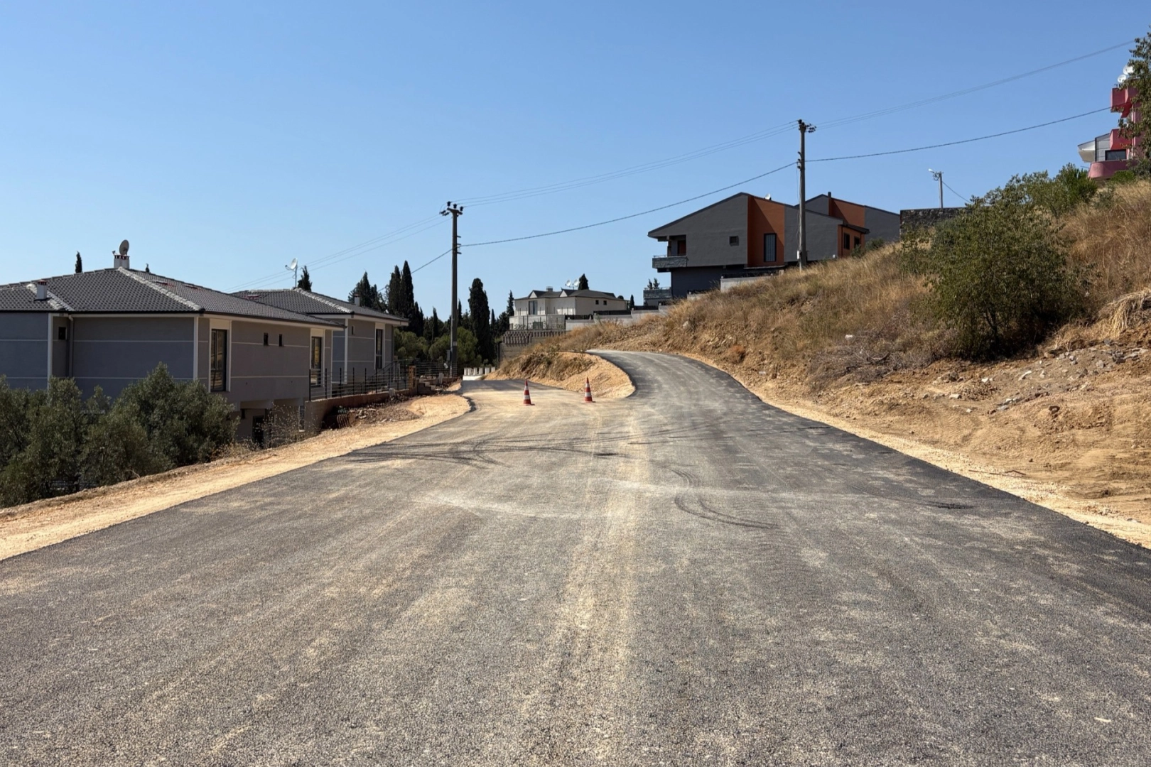 Bursa Gemlik Umurbey'de toz ve çamur sorunu çözüldü 