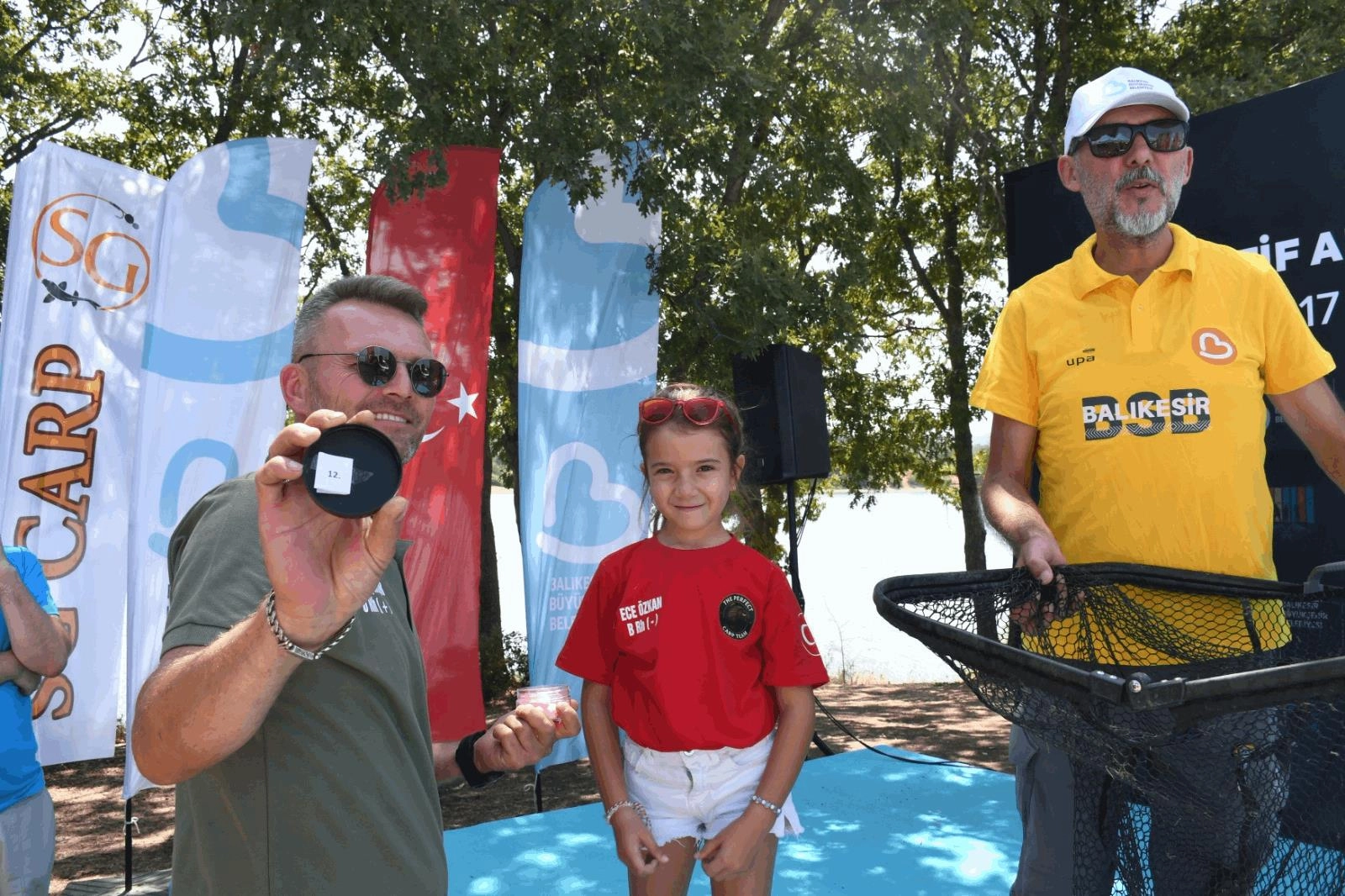 Balıkesir'de amatör balıkçılar hünerlerini sergiledi 