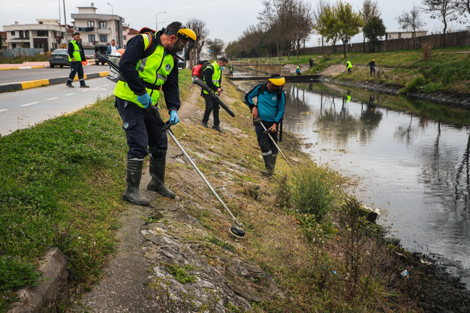 Sakarya’da dere ıslah çalışmaları aralıksız sürüyor 