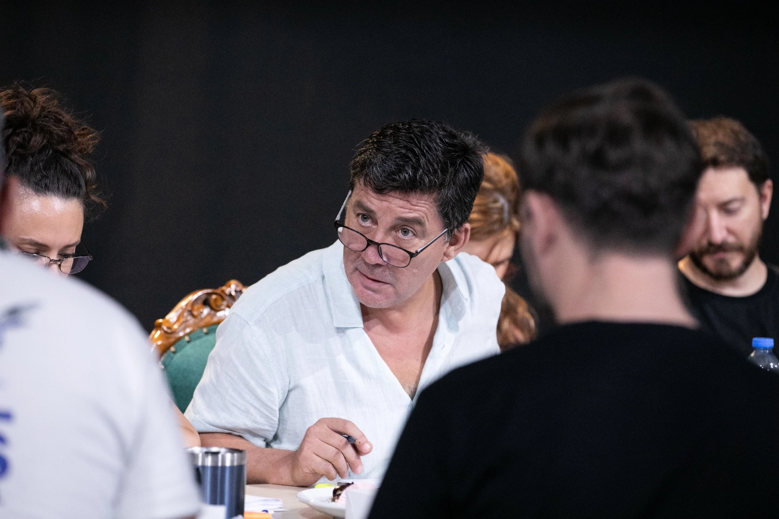 İzmir Şehir Tiyatroları “Cadı Kazanı”nın provalarına başladı 