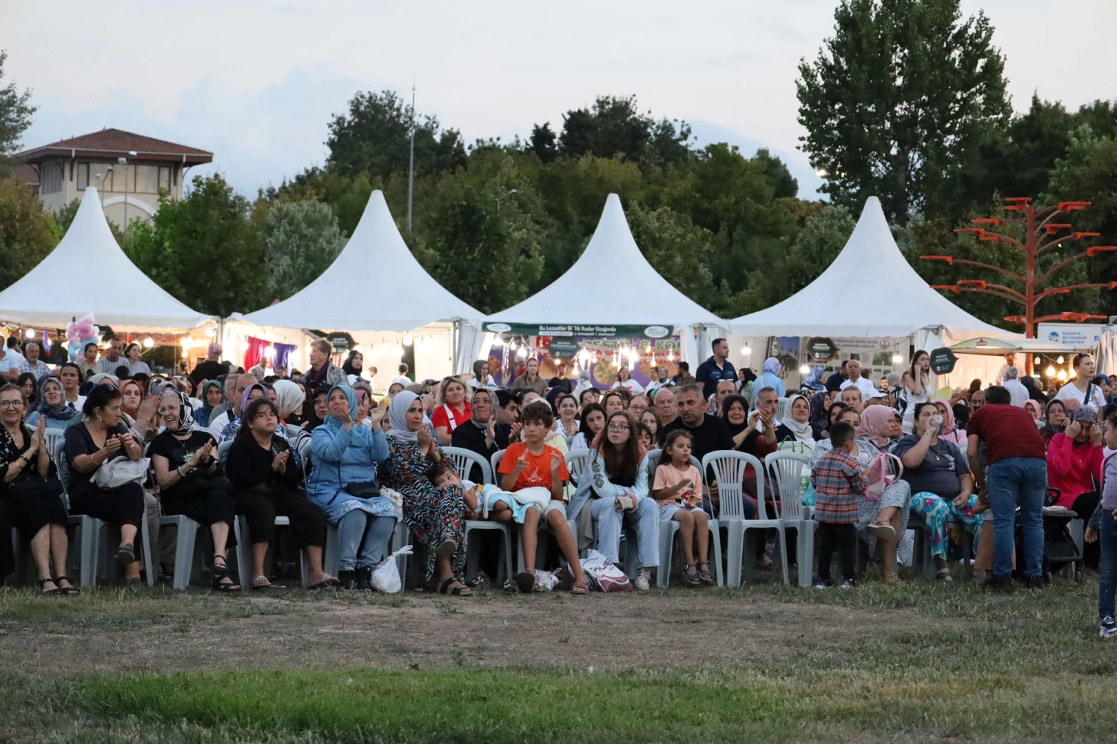 Sakarya’da Rumeli ve Balkan Kültürü Millet Bahçesi’nde buluştu 
