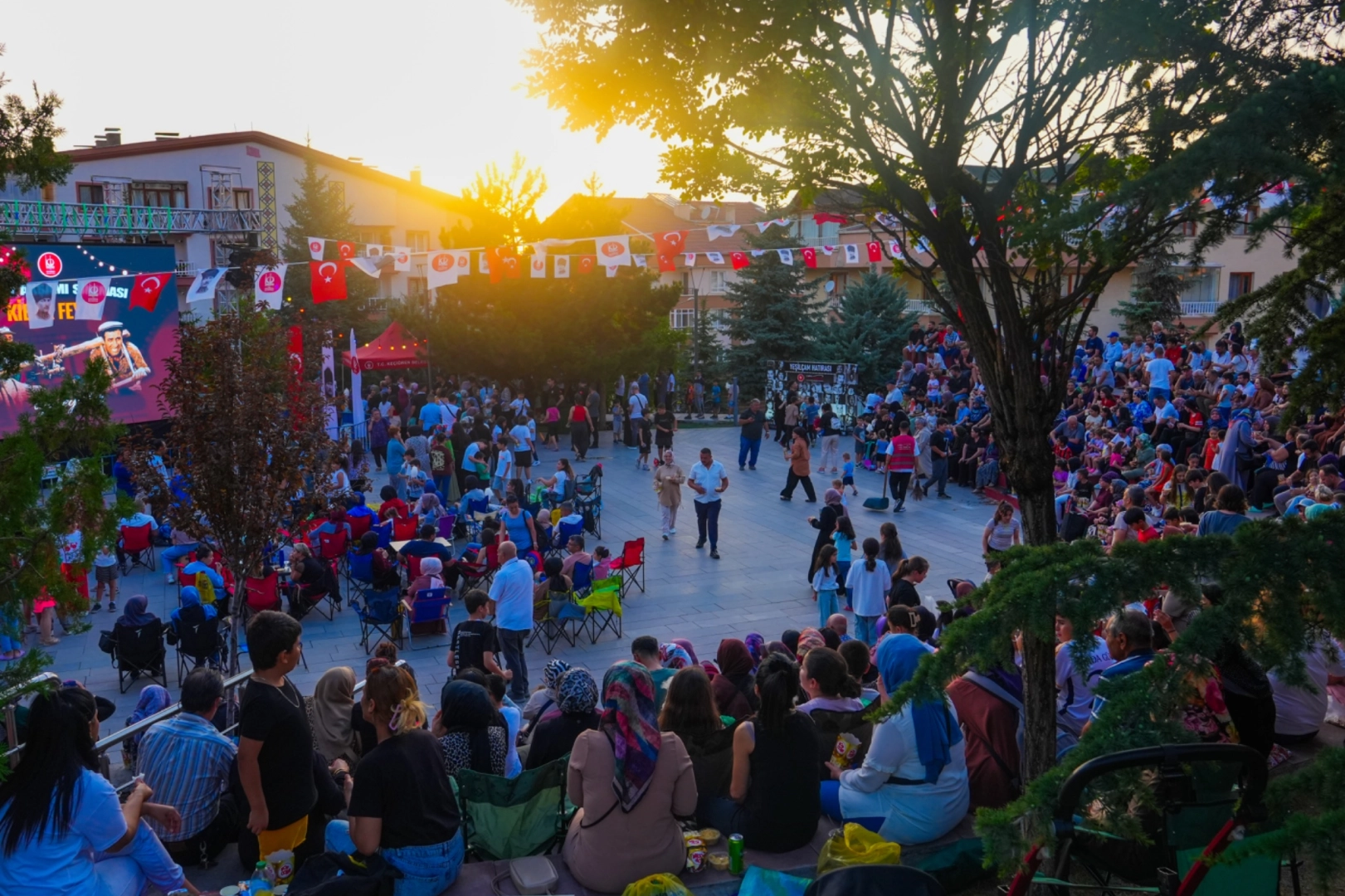 Kibar Feyzo Keçiören’de kahkaha dolu bir gece yaşattı 