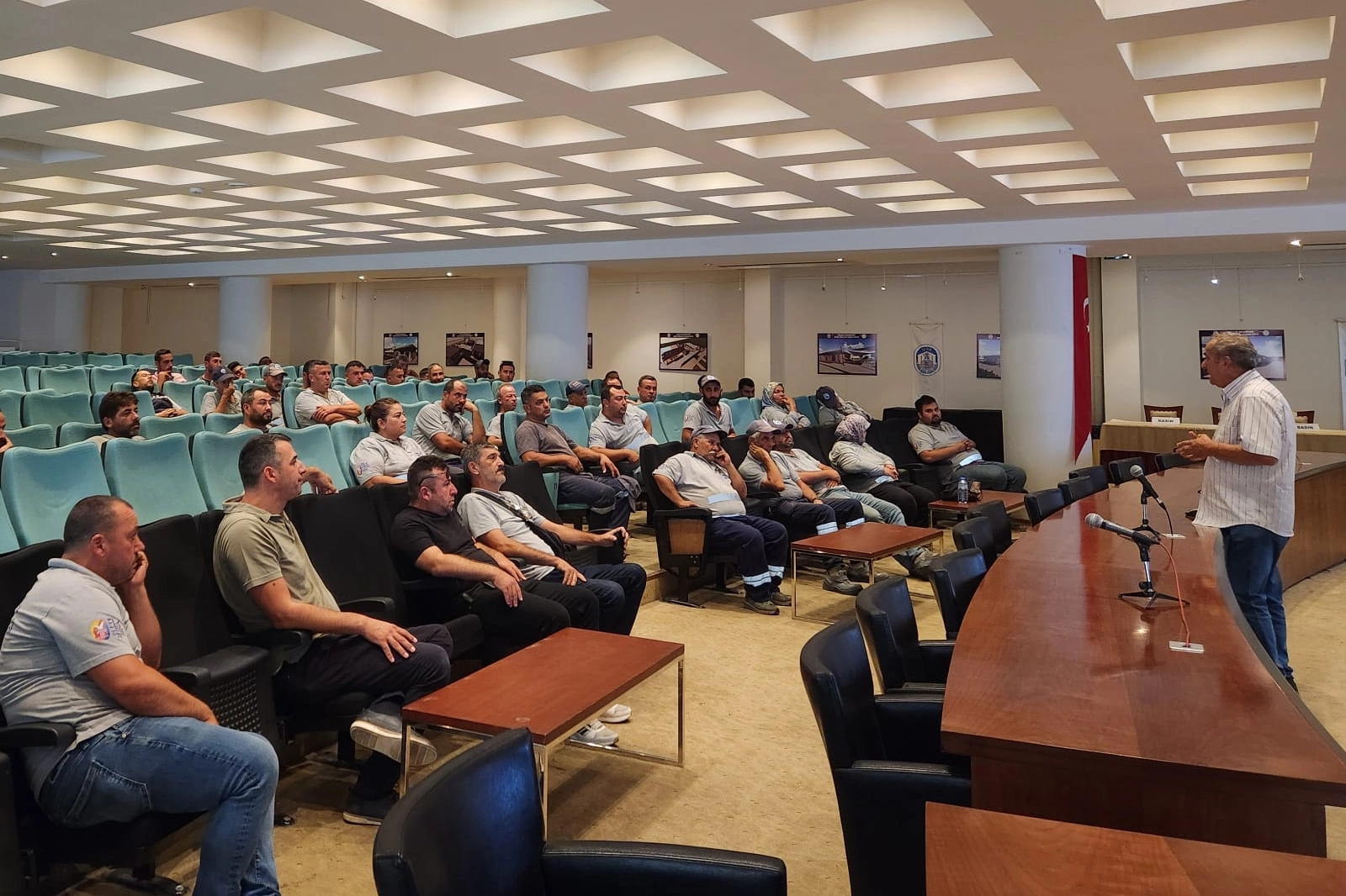 Efes Selçuk Belediyesi’nden personeline hizmet içi eğitim 