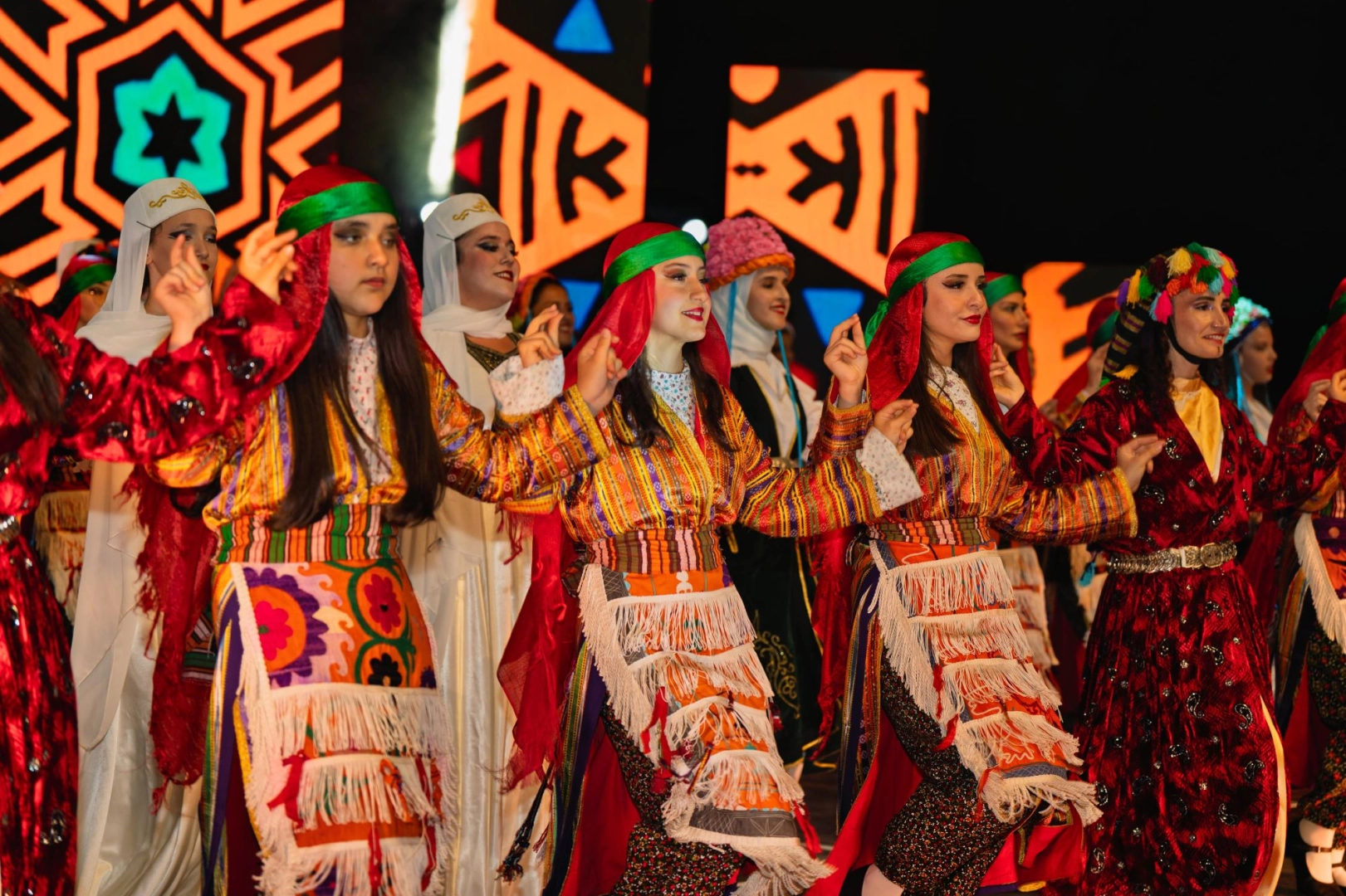 Türk kültürünü dünyaya taşıyan bir şölen: Anadolu Rüyası Dans Topluluğu 