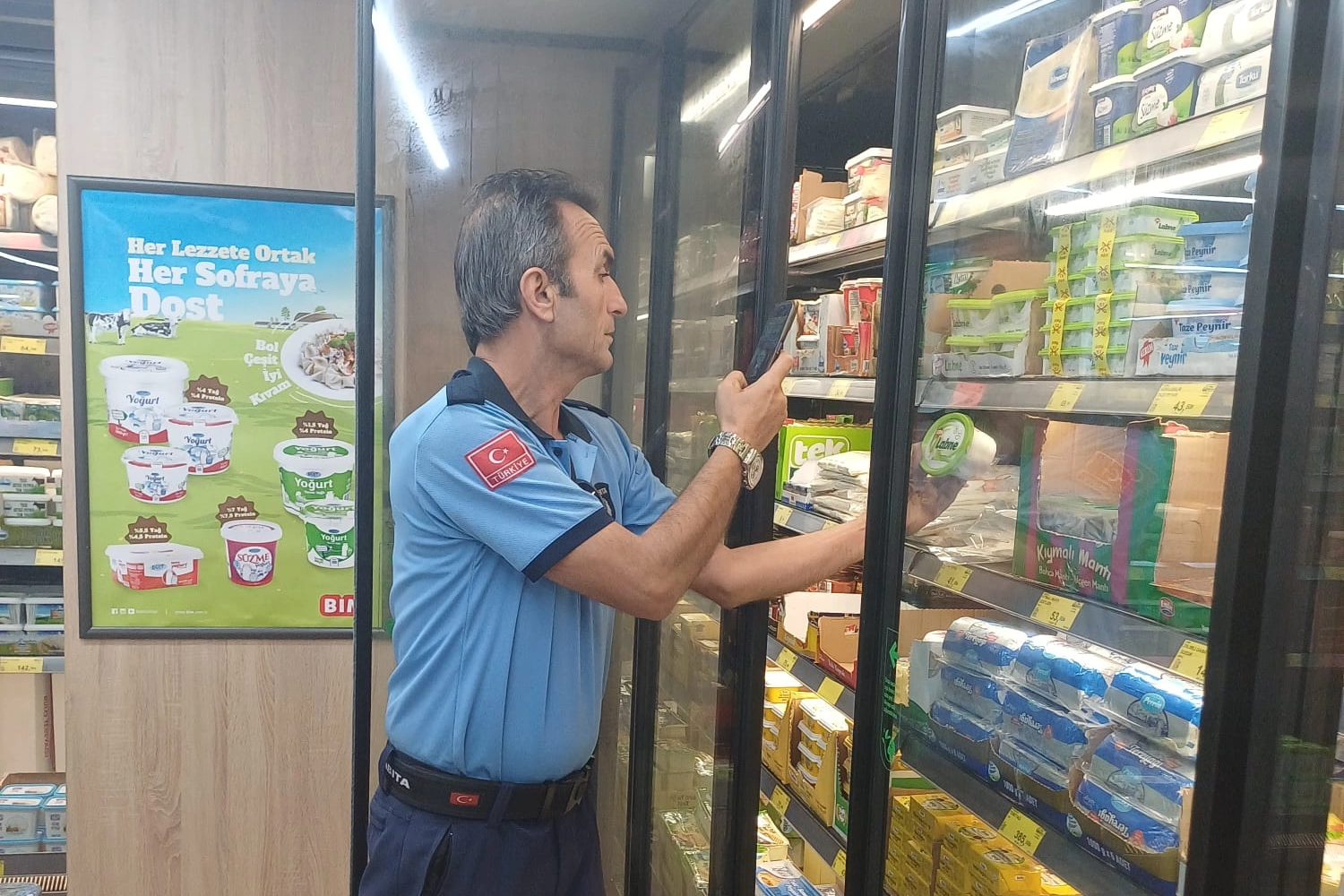 Kocaeli Büyükşehir’den market raflarına sıkı takip 