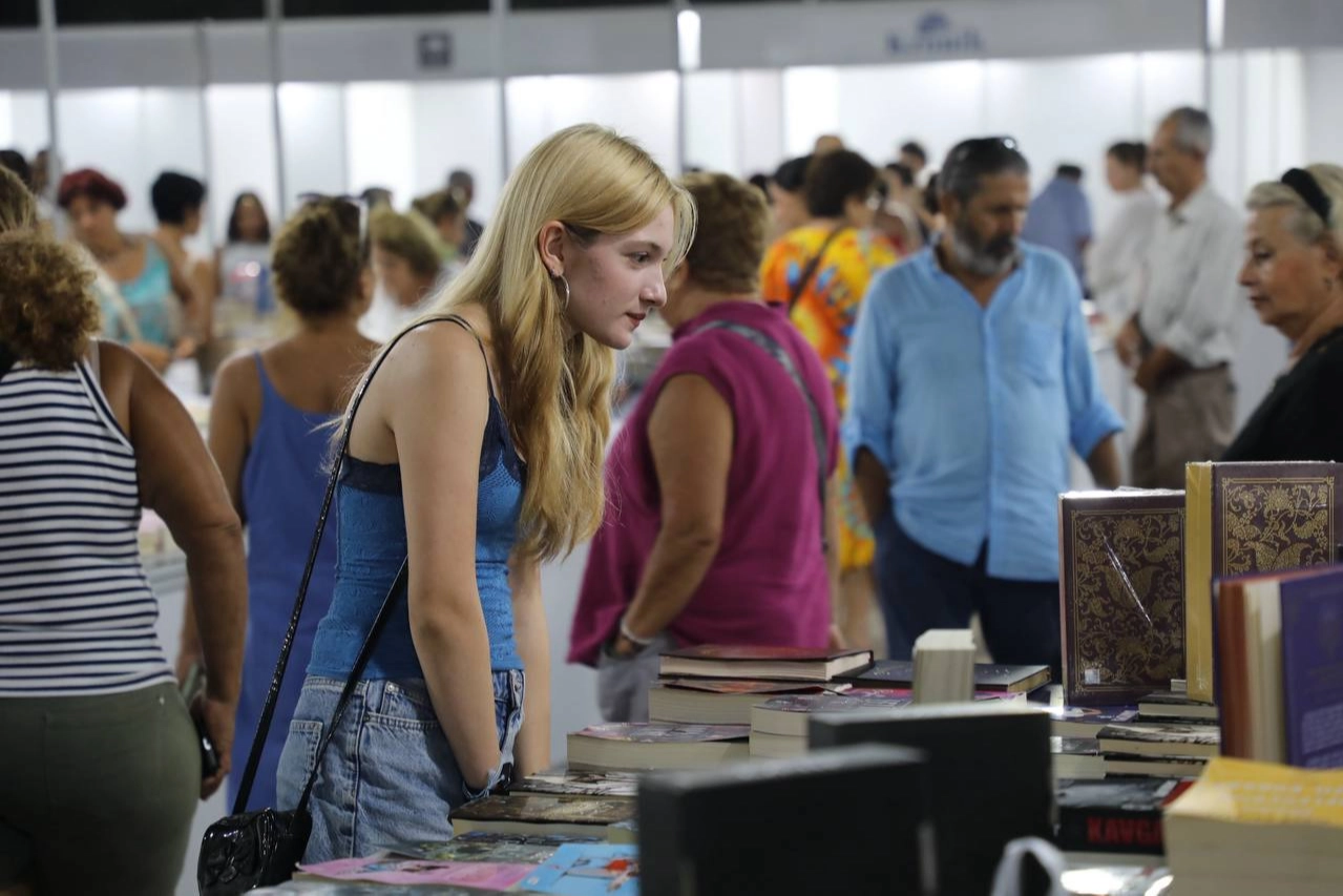 7. Balıkesir Edremit Kitap Fuarı tam gaz sürüyor 