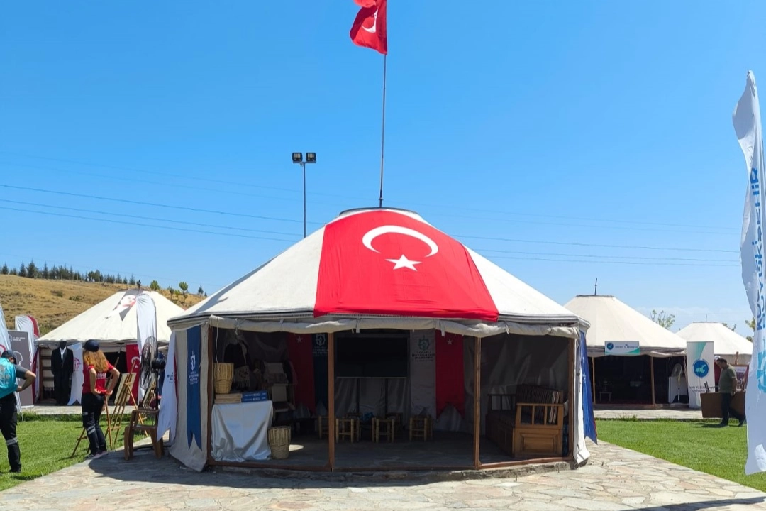 Bitlis Ahlat’ta Kocaeli rüzgârı 