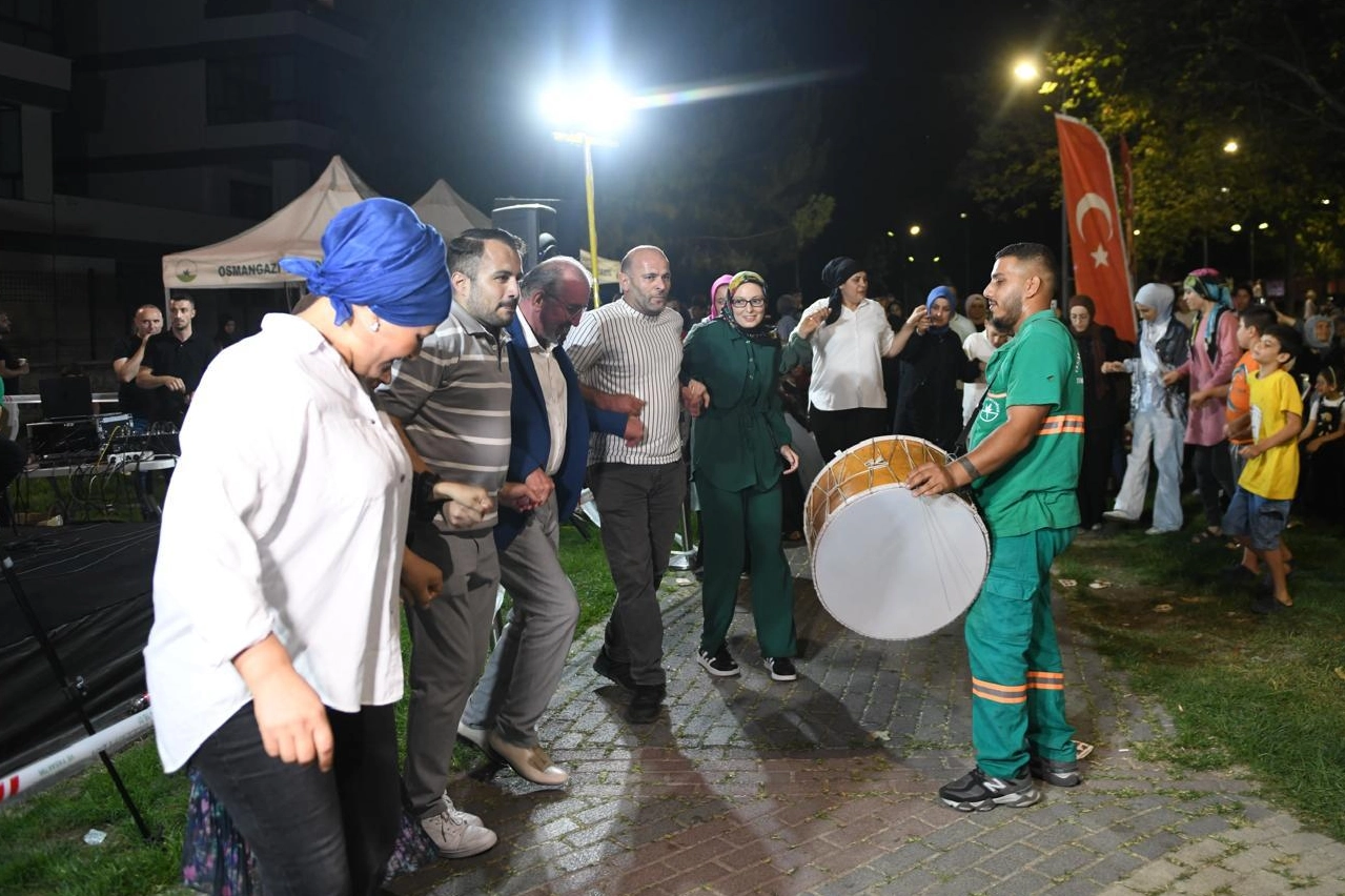 Bursa Osmangazi’de yaz akşamları eğlenceli geçiyor 