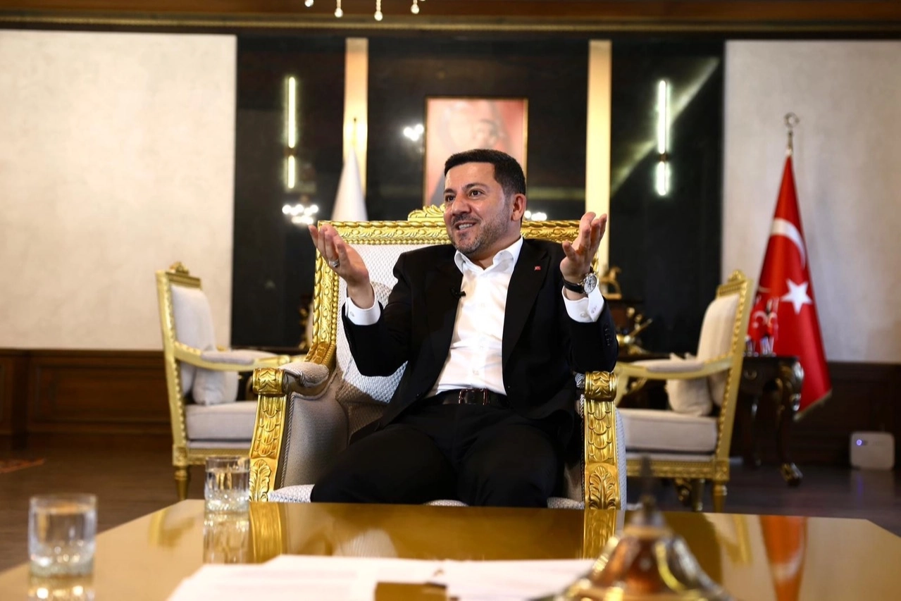 Üniversiteyi kazanan adaylara Rasim Arı'dan tebrik 