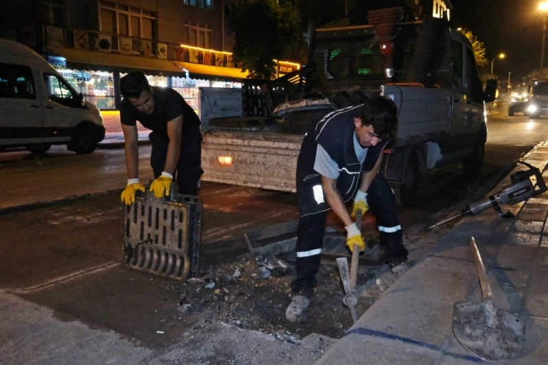Eskişehir’de gece bakım ve temizlik çalışması 