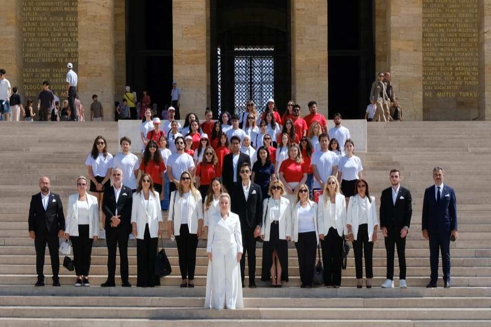 EUAVAKFI dünya gençliğini Atamızla buluşturdu 