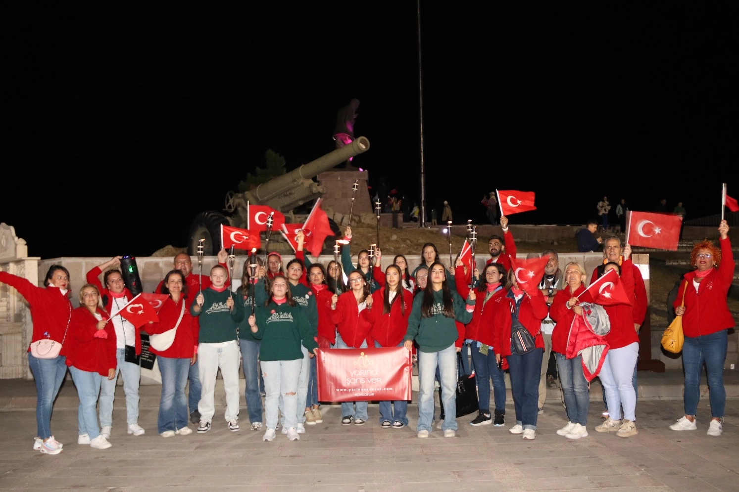 YASAV 'Zafer Yürüyüşü'ne katıldı 