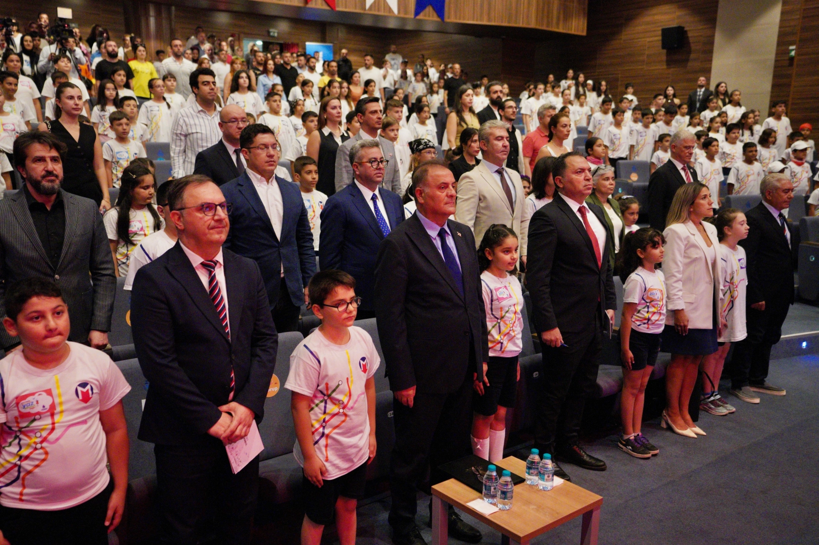 'Metro İstanbul'da 403 minik öğrenci mezun oldu 