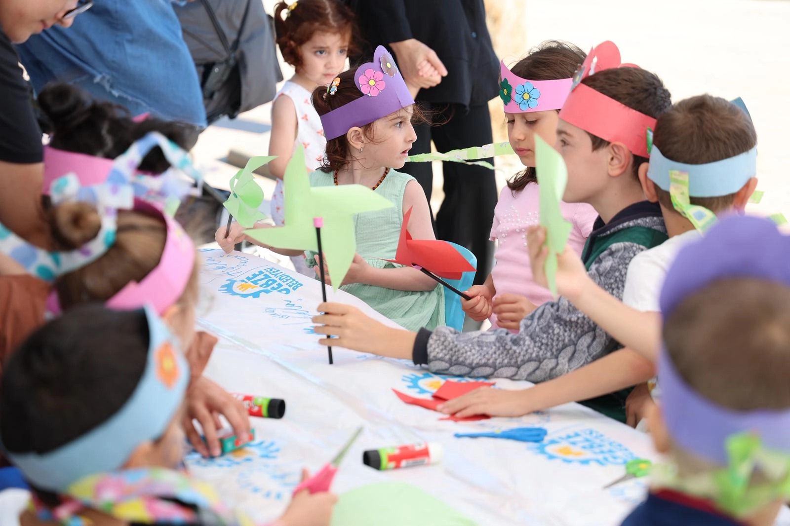 Gebze'de Başkan Büyükgöz'den miniklerin atölyesine ziyaret 