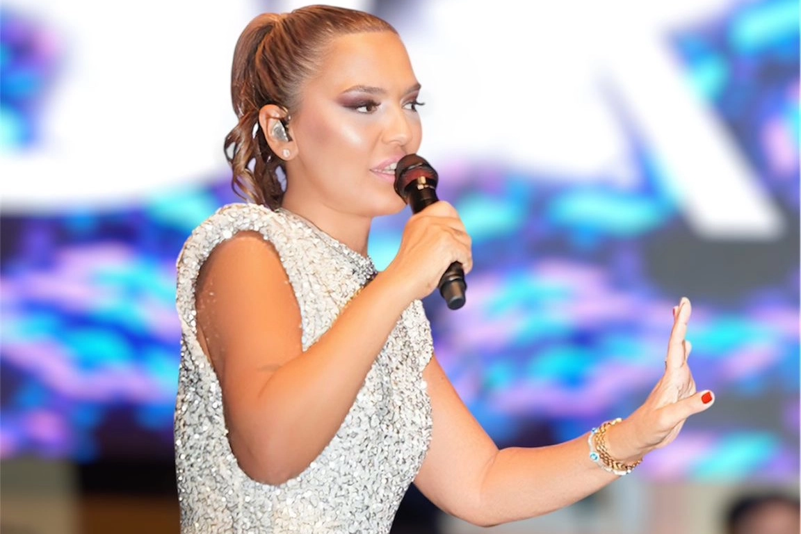 Demet Akalın’dan Denizli’de izdiham! 