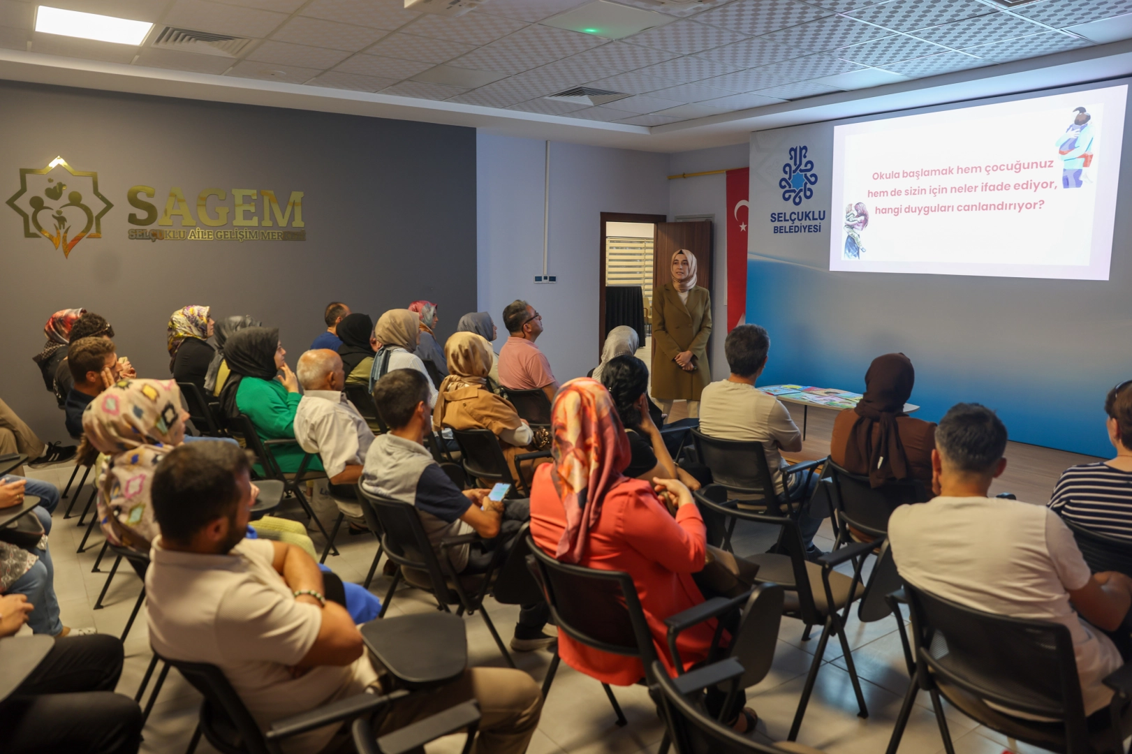 SAGEM'den okula uyumda ailenin rolu dersi 