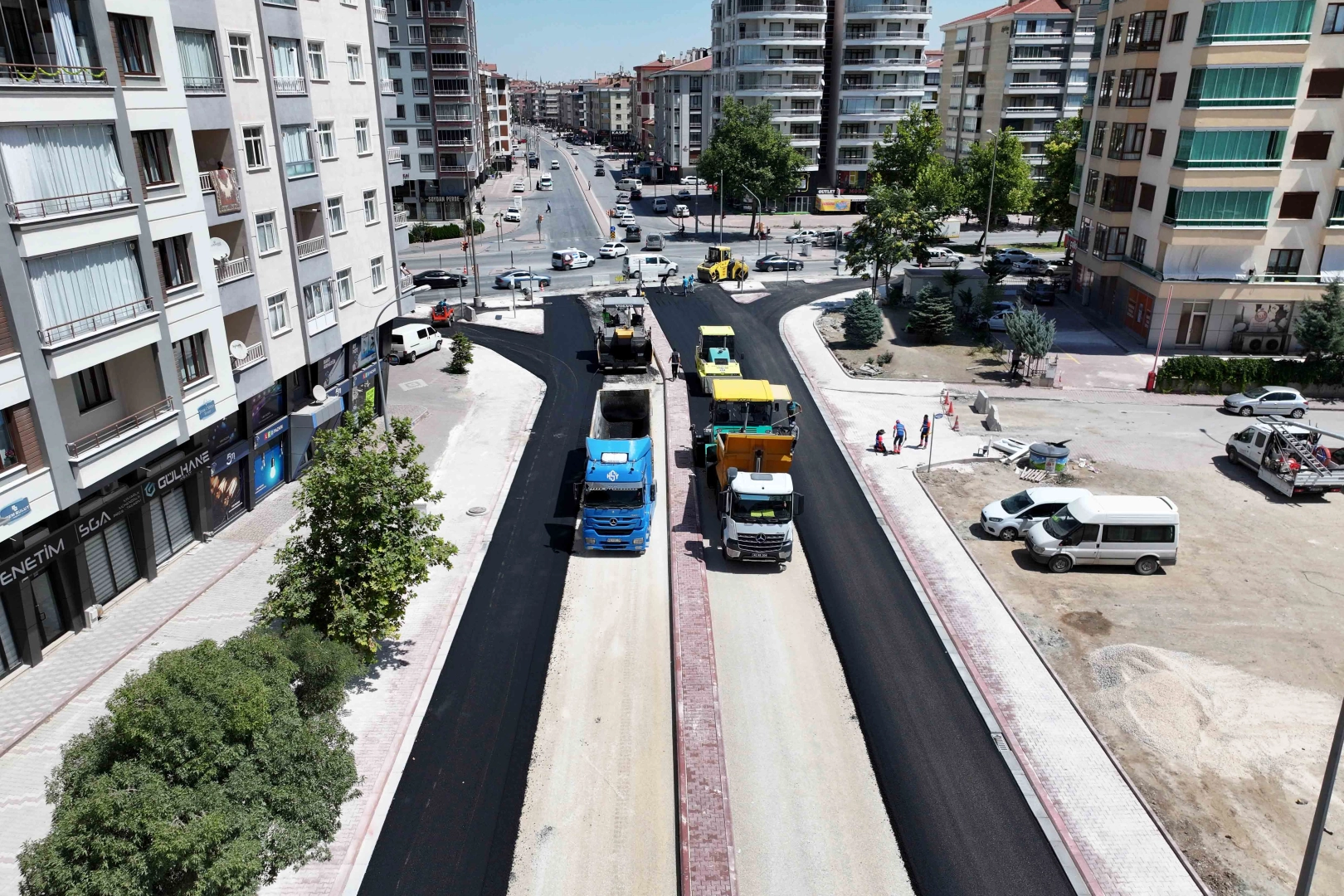 Konya Karatay'da asfalt çalışmalarına devam 