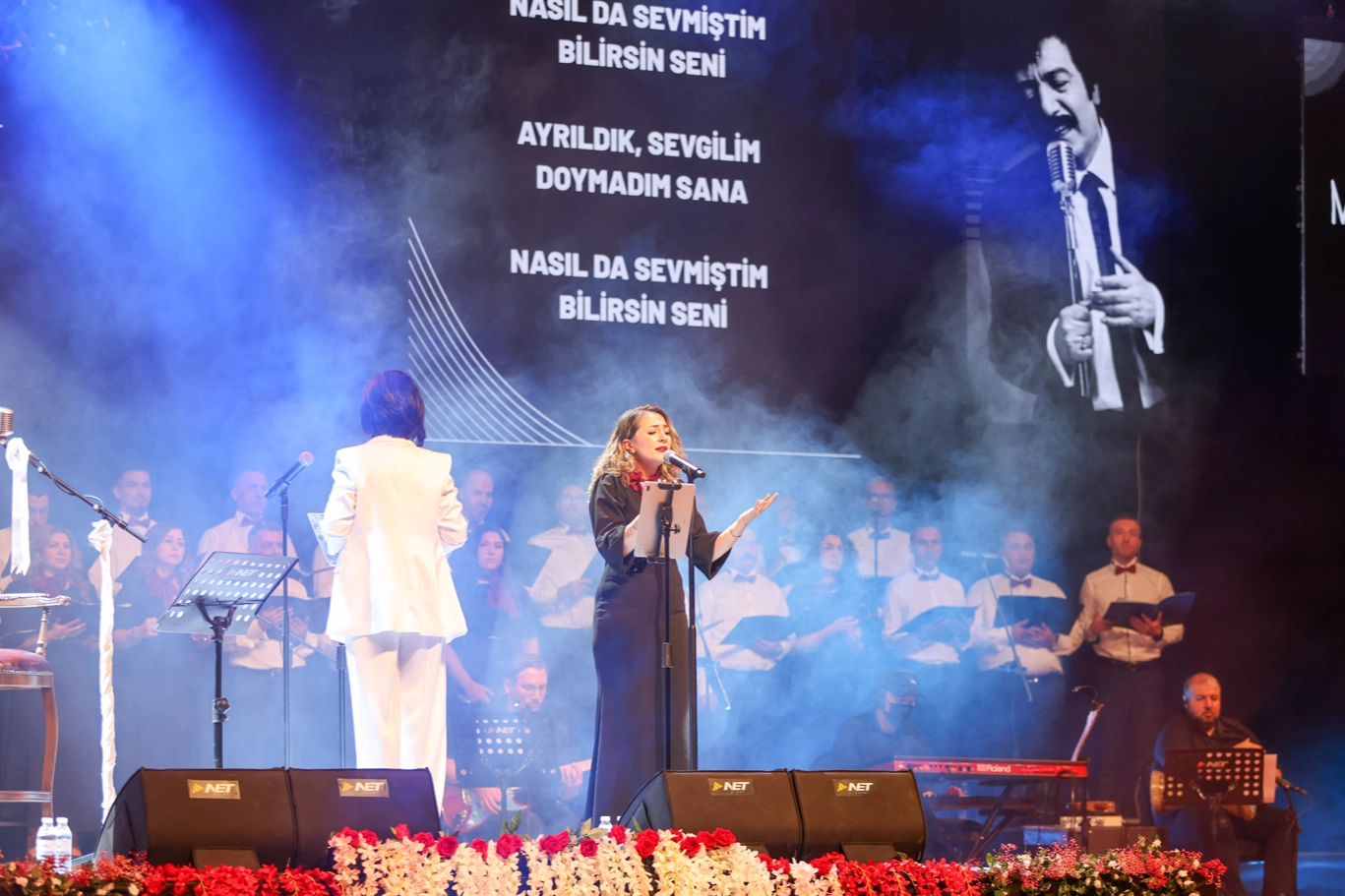 “Müslüm Gürses Şarkıları” unutulmaz bir akşam yaşattı 