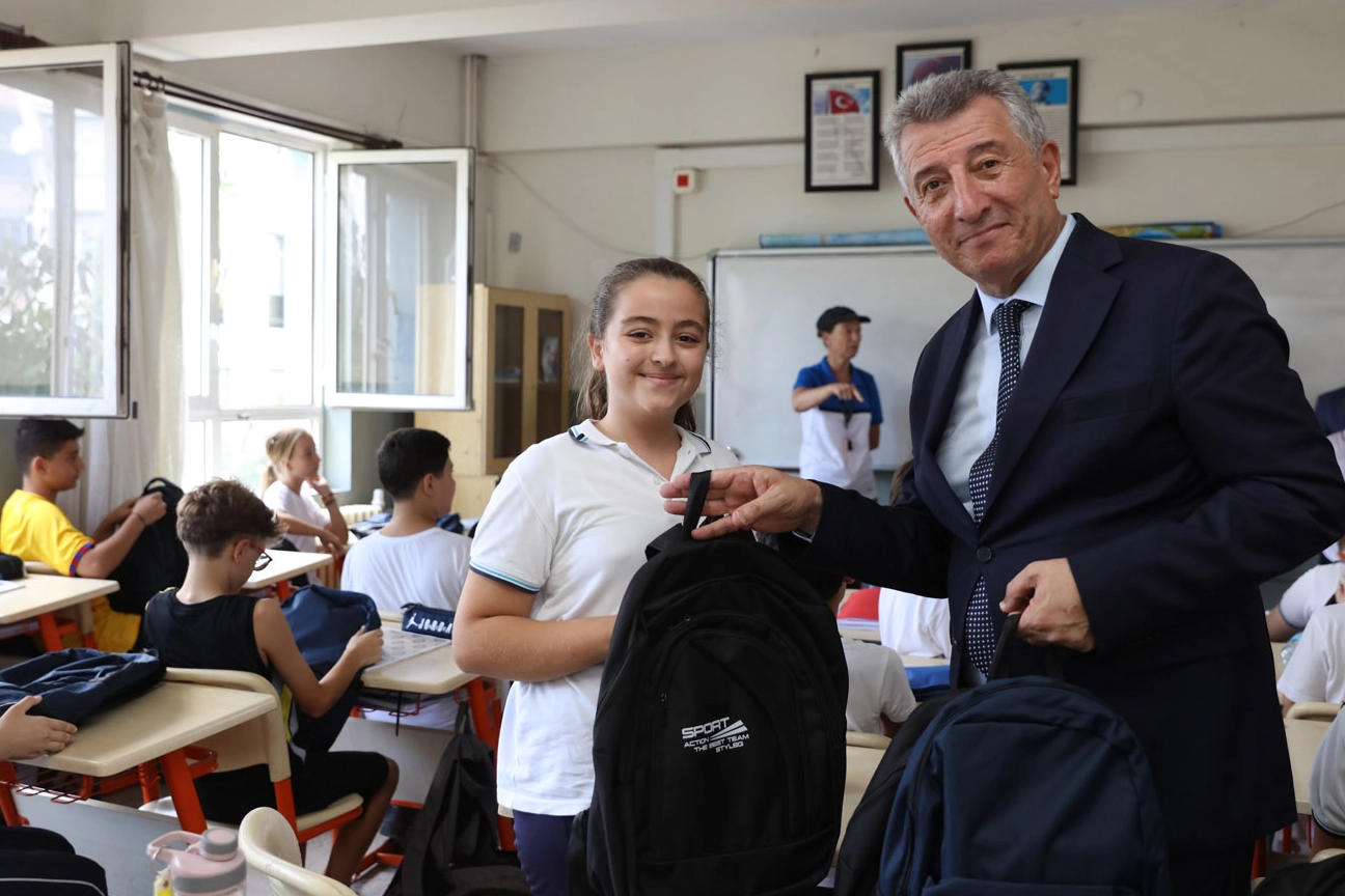 İzmir Güzelbahçe Belediyesi’nden eğitime destek 