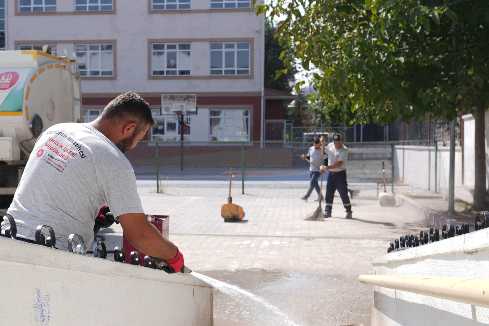 Ankara Keçiören Belediyesi’nden okullarda temizlik seferberliği 