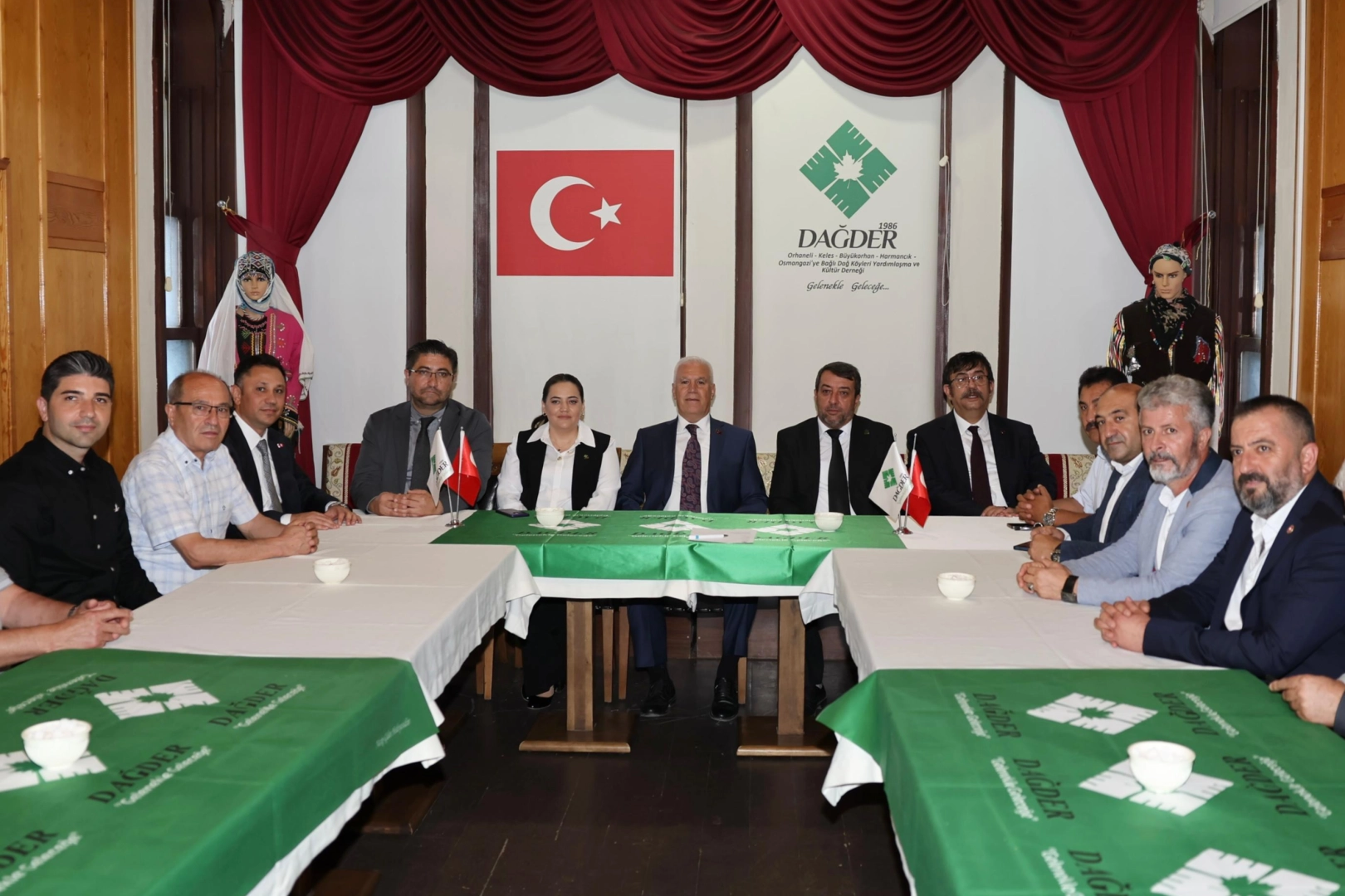 Bursa'da Başkan Bozbey'den gençlere güvence 