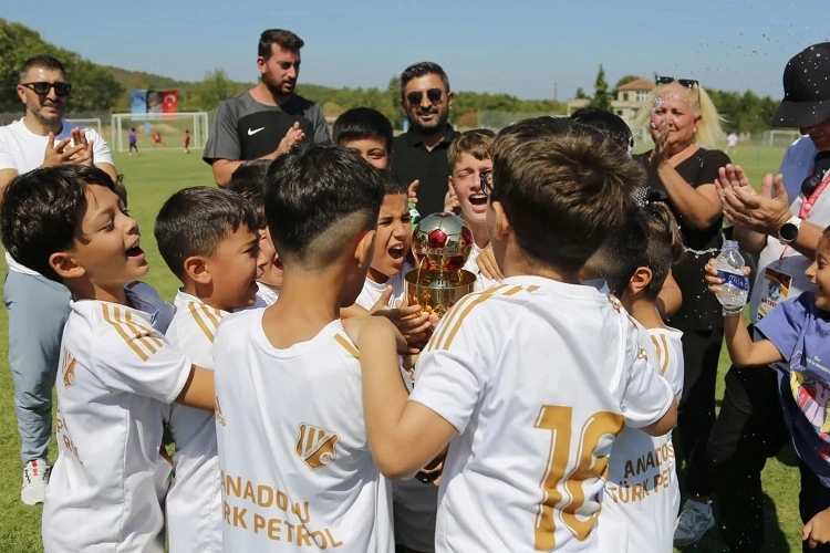 International Junior Cup futbol festivali yaşattı 