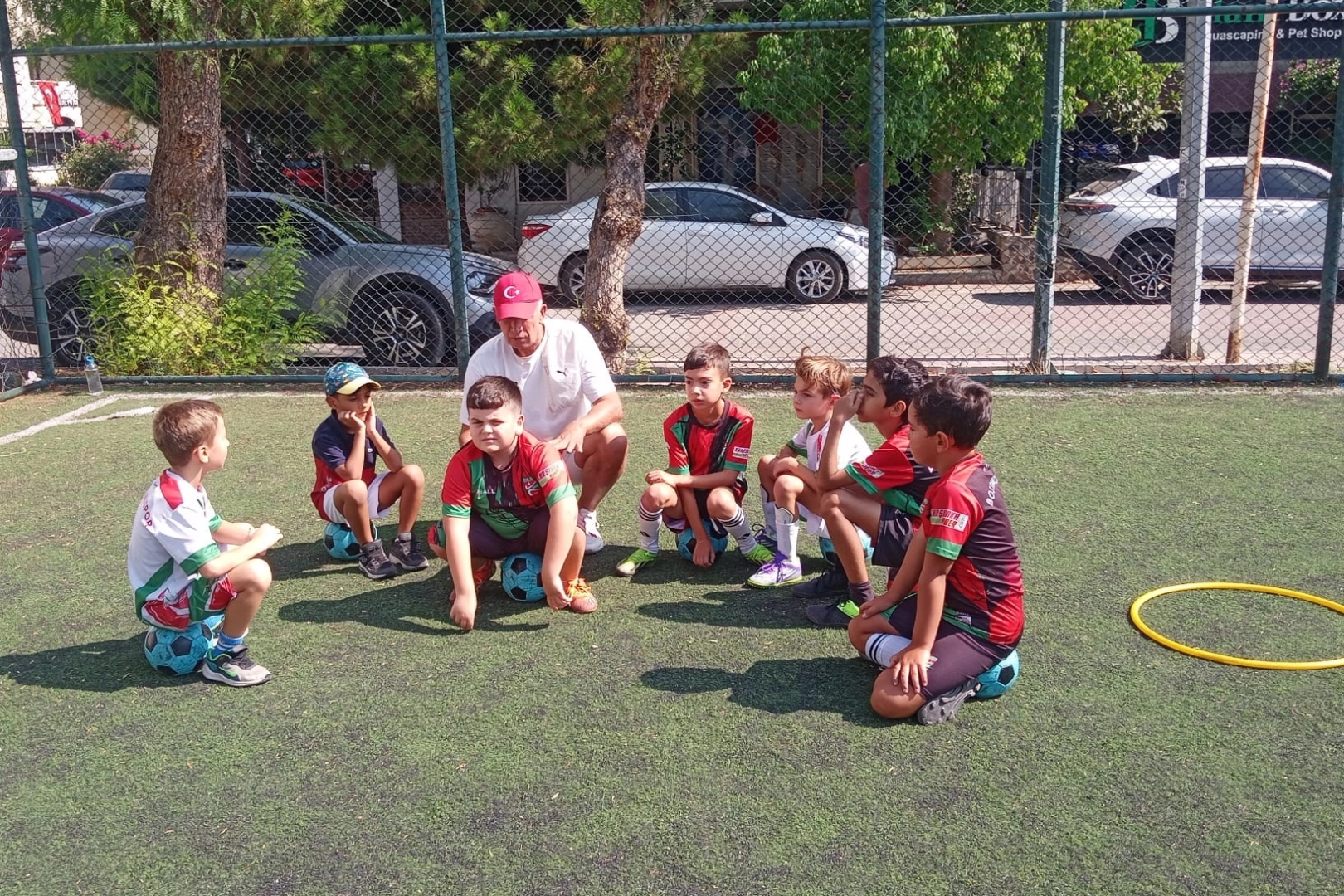 Bostanlıspor’un minik futbolcuları iş başı yaptı 