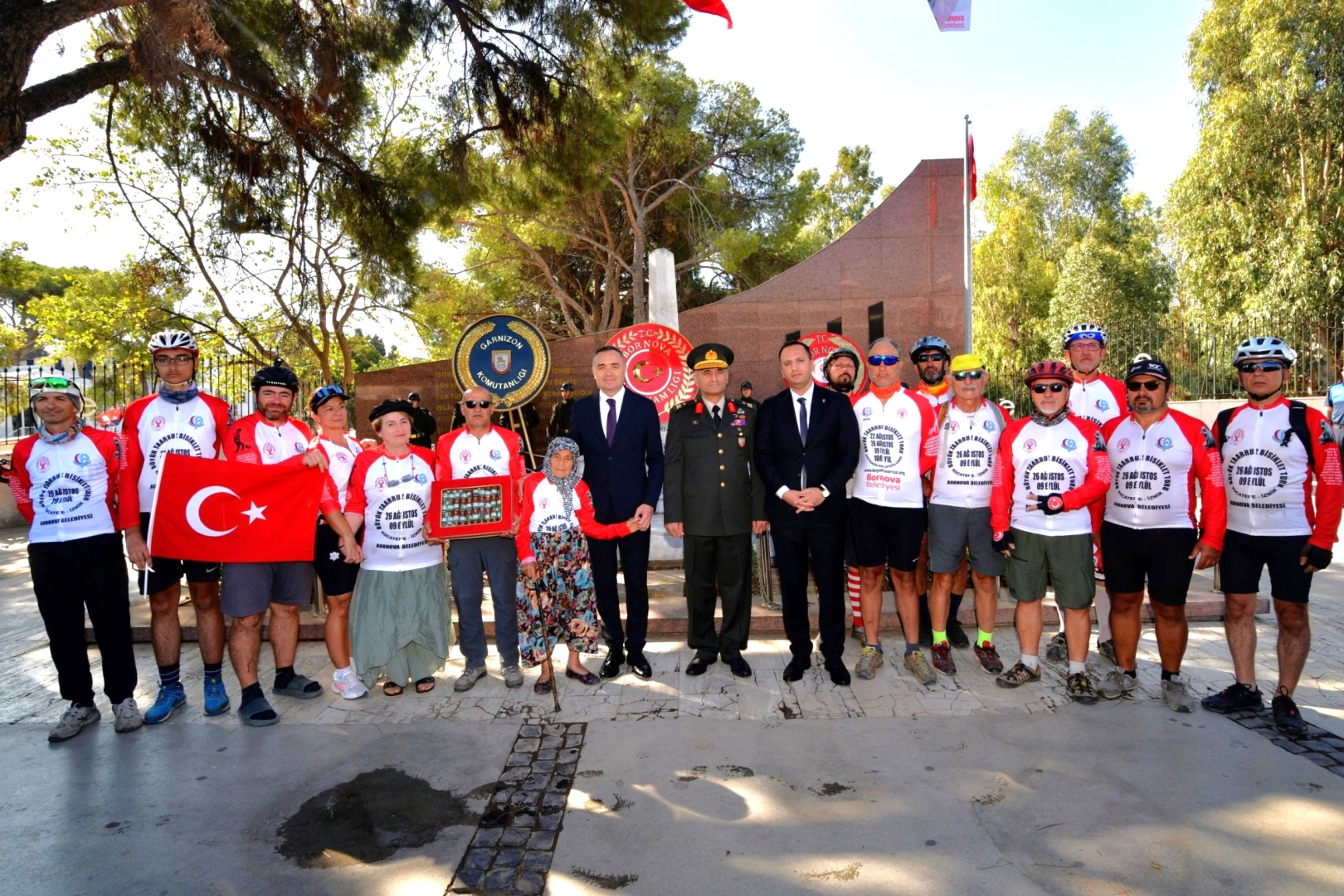 İzmir Bornova’da 9 Eylül coşkusu ve hüzün bir arada 