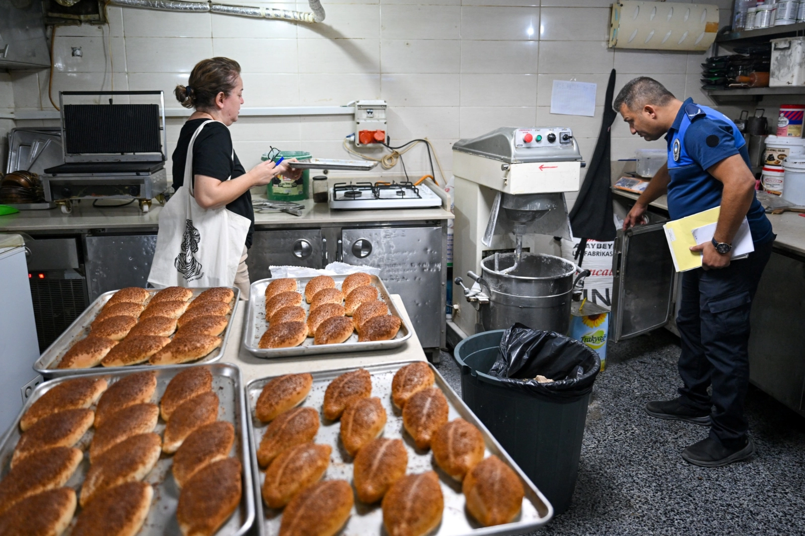 Bornova’da fırınlara sabah denetimi 