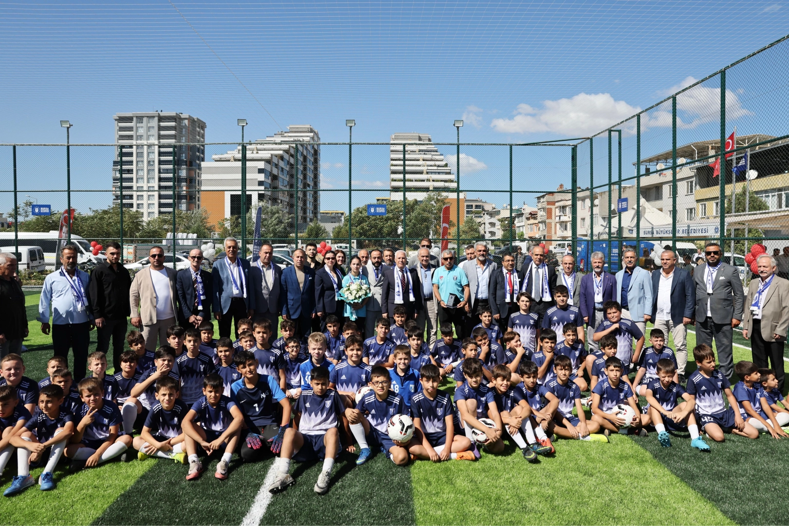 Bozbey gençleri kırmadı, spor yaşam alanı yaptı 