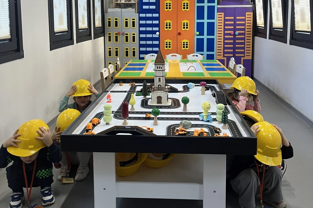 Kocaeli'de miniklere güvenli yapılar anlatıldı 