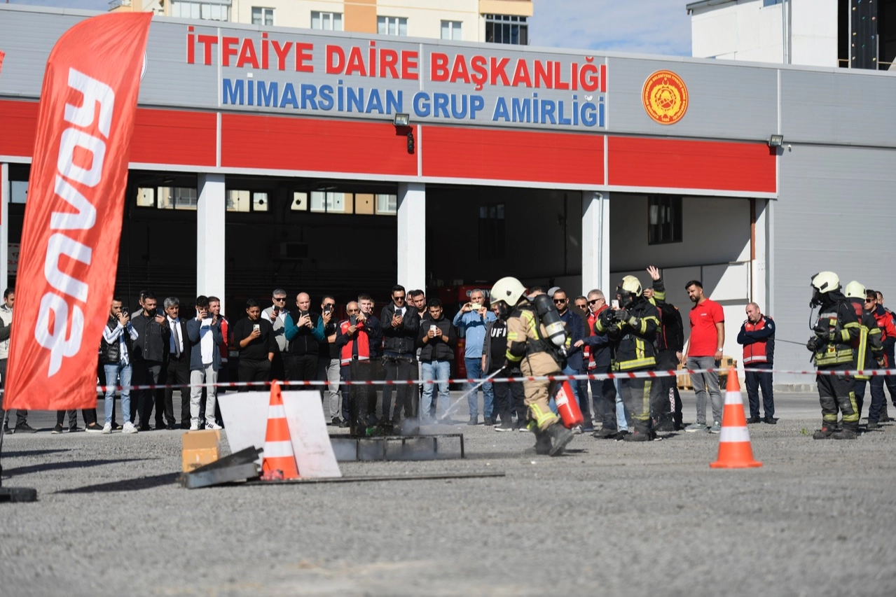 Kayseri Büyükşehir'den lityumlu yangın tatbikatı 