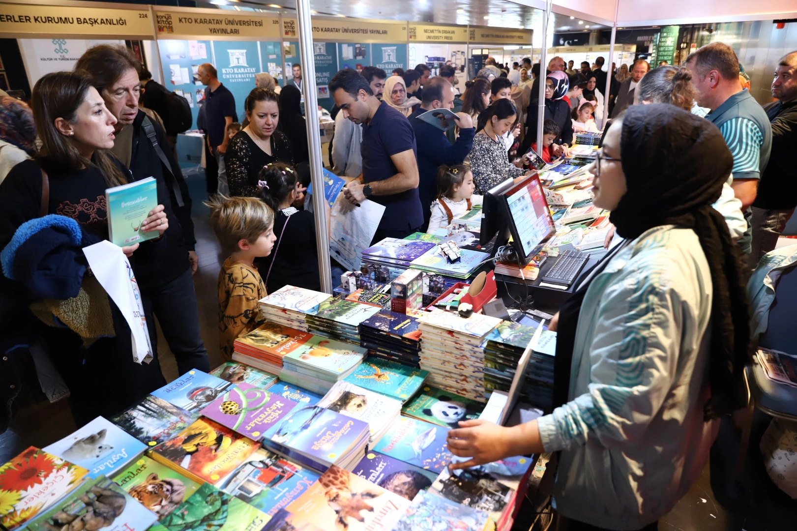 Konya'da Başkan Altay’dan kitapseverlere davet 