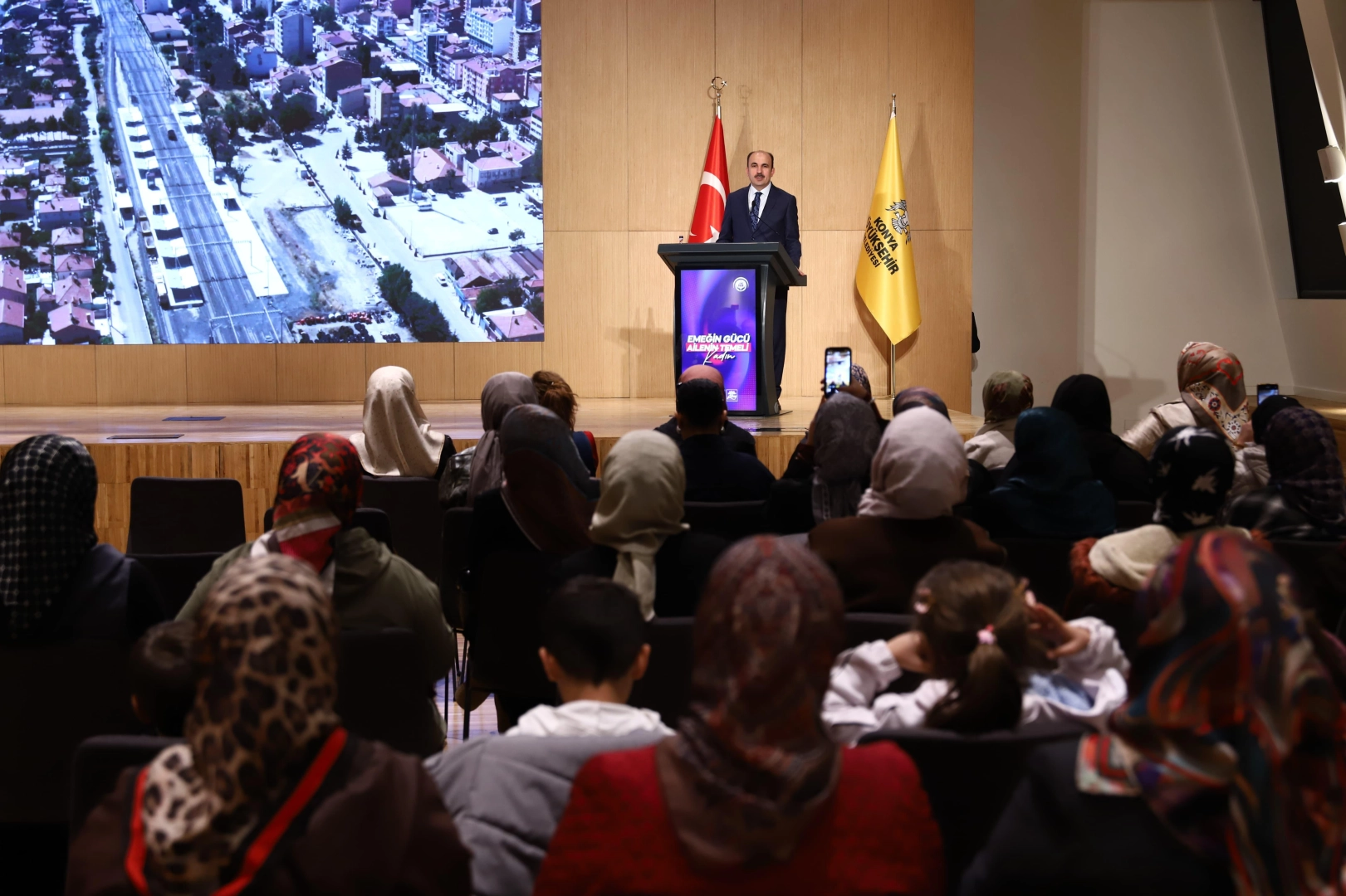 Konya'da Başkan Altay'dan kadınlara güçlü mesaj 