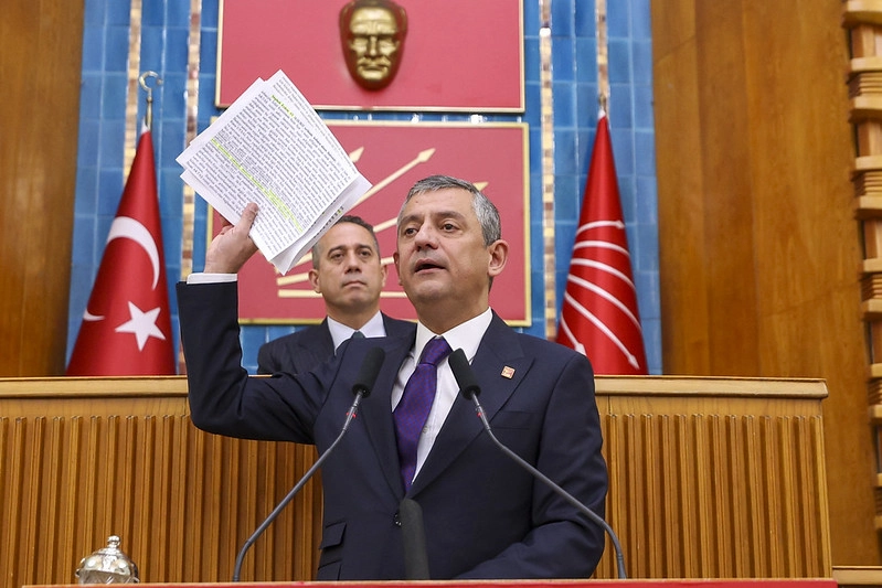 Özgür Özel: Kıbrıs, Türkiye'nin arka bahçesi değil! Ümit Dikbayır CHP'ye katıldı 