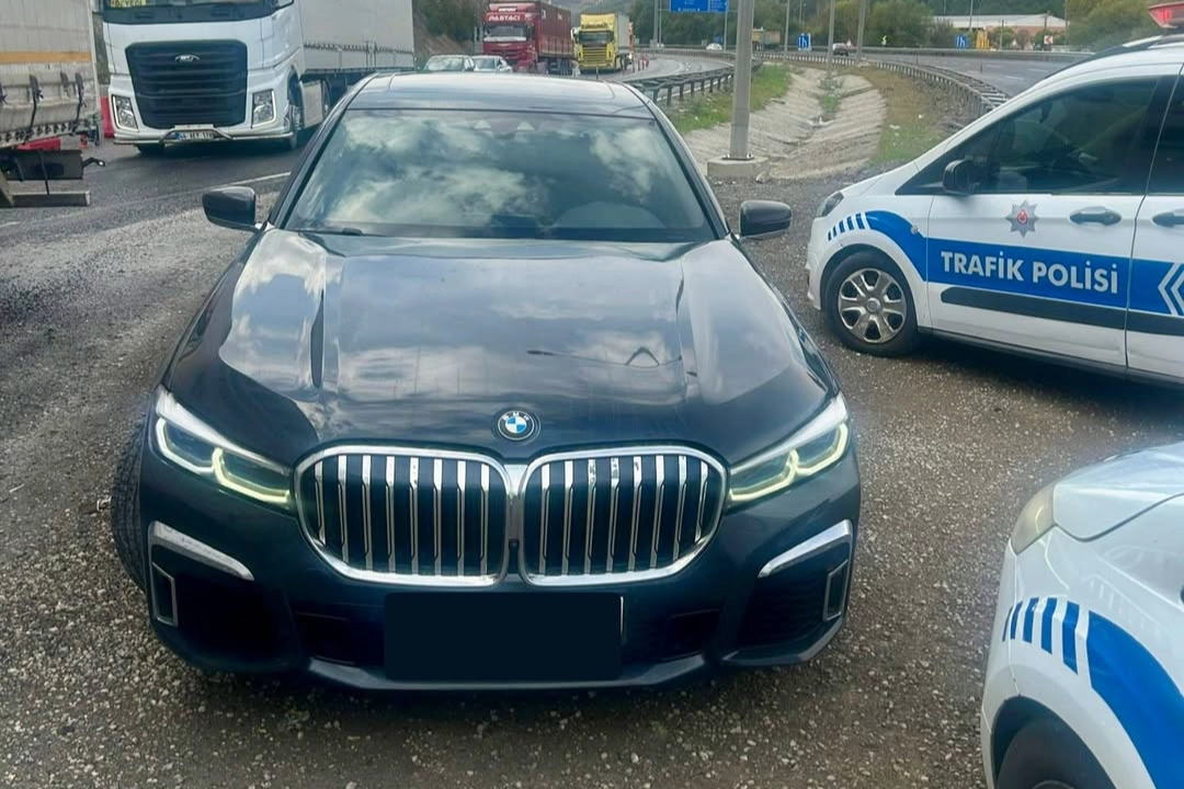 Bilecik Bozüyük’te ikiz plakalı araç operasyonu! 