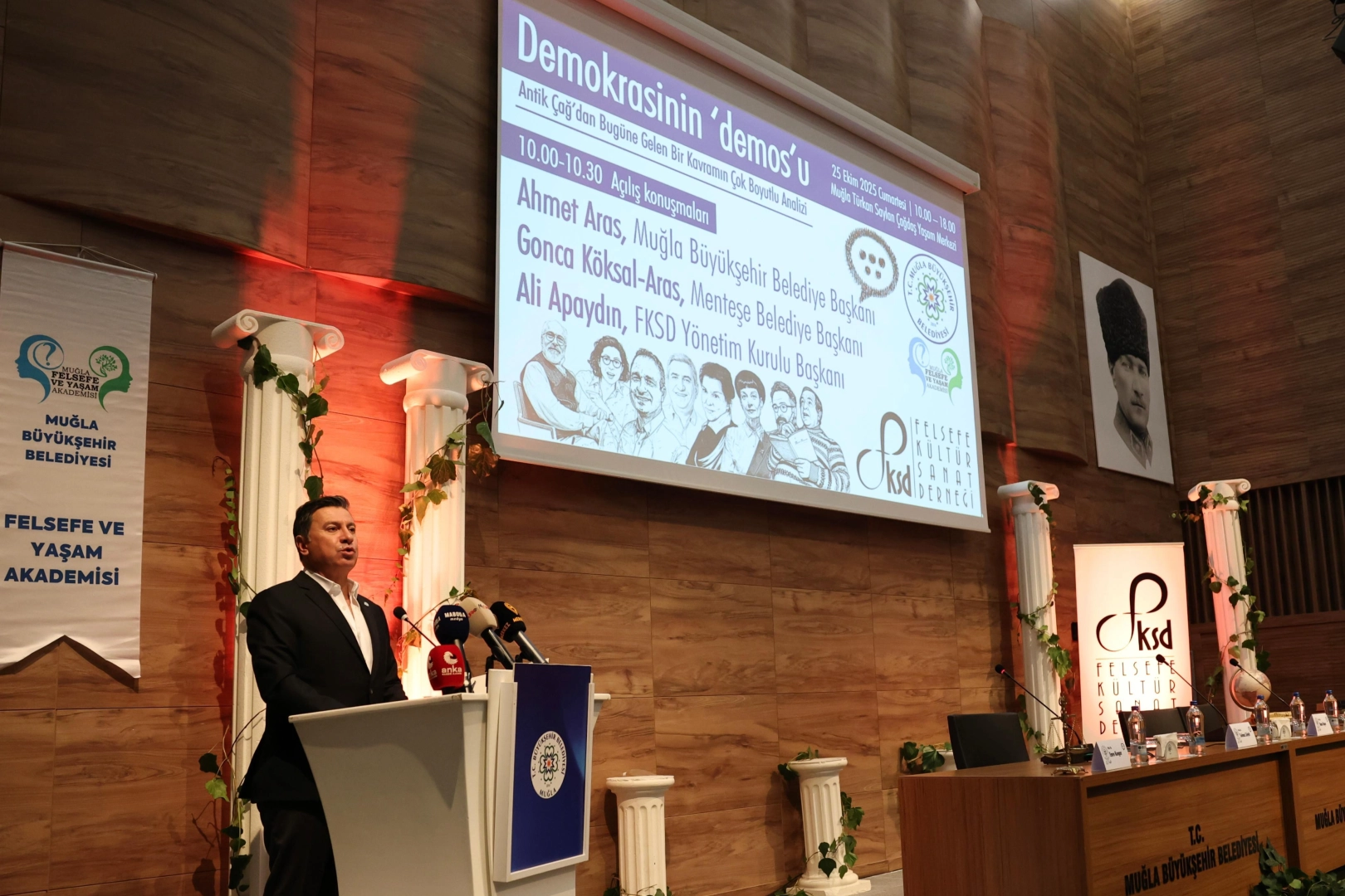 Muğla’da demokrasi ve felsefe buluştu 