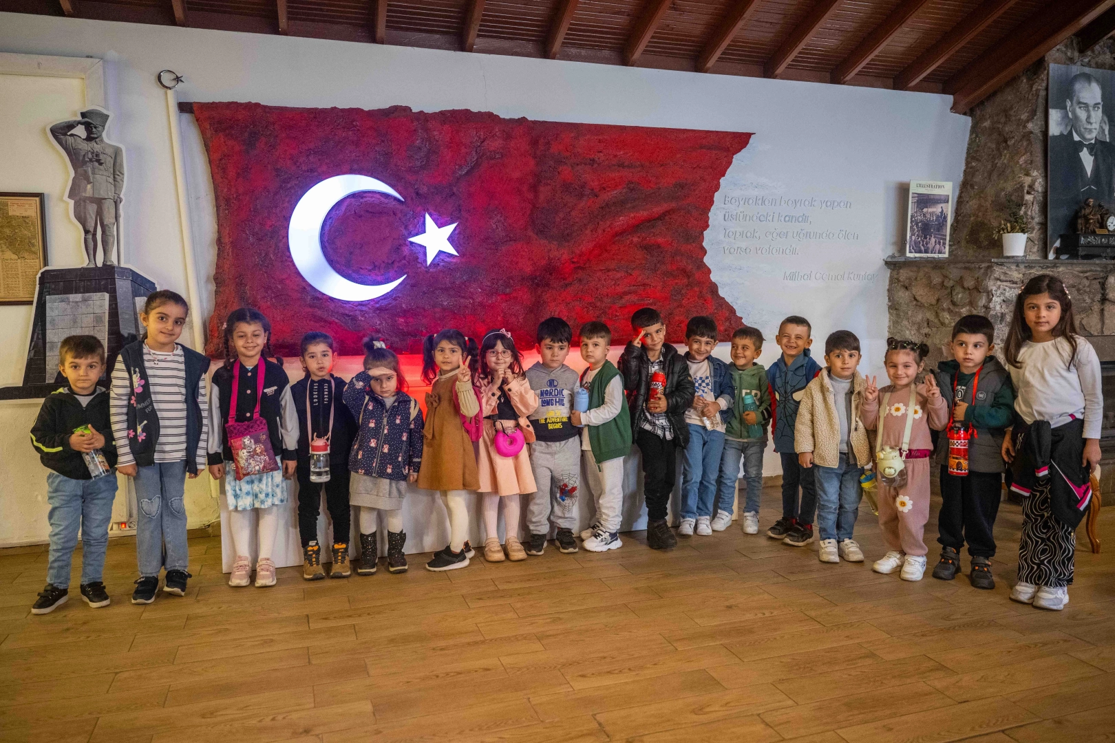 Çocuklar ve kadınlar Cumhuriyet ruhu ile Belkahve’de buluştu 