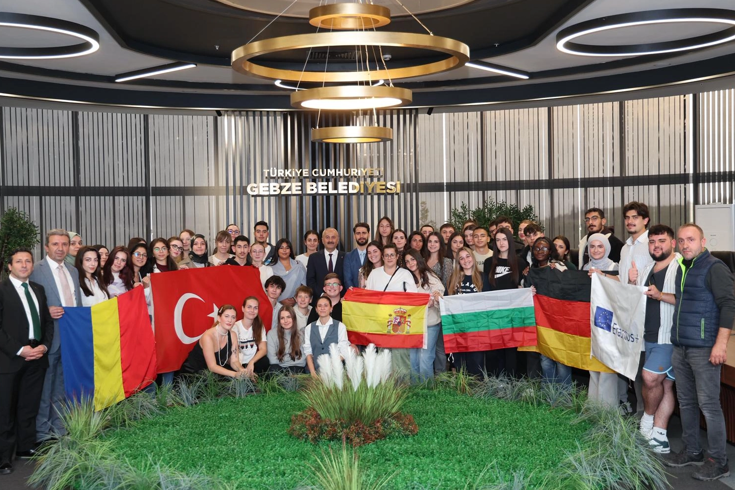 Erasmus öğrencileriyle Gebze'de buluştu 