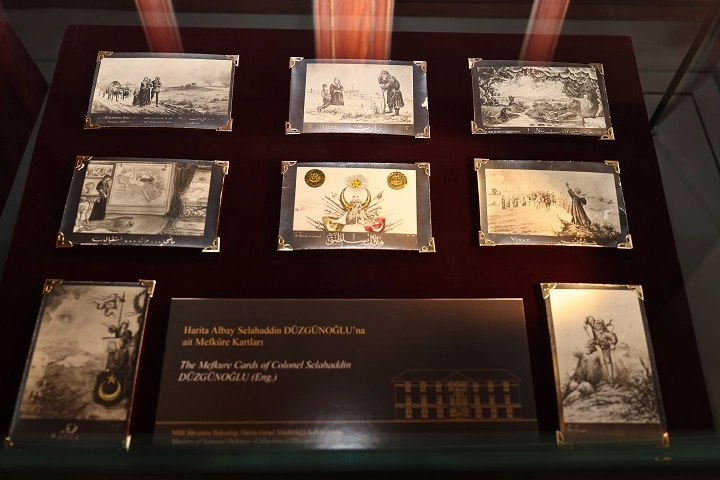 Mefkûre Kartlar sergisi ziyarete açıldı 