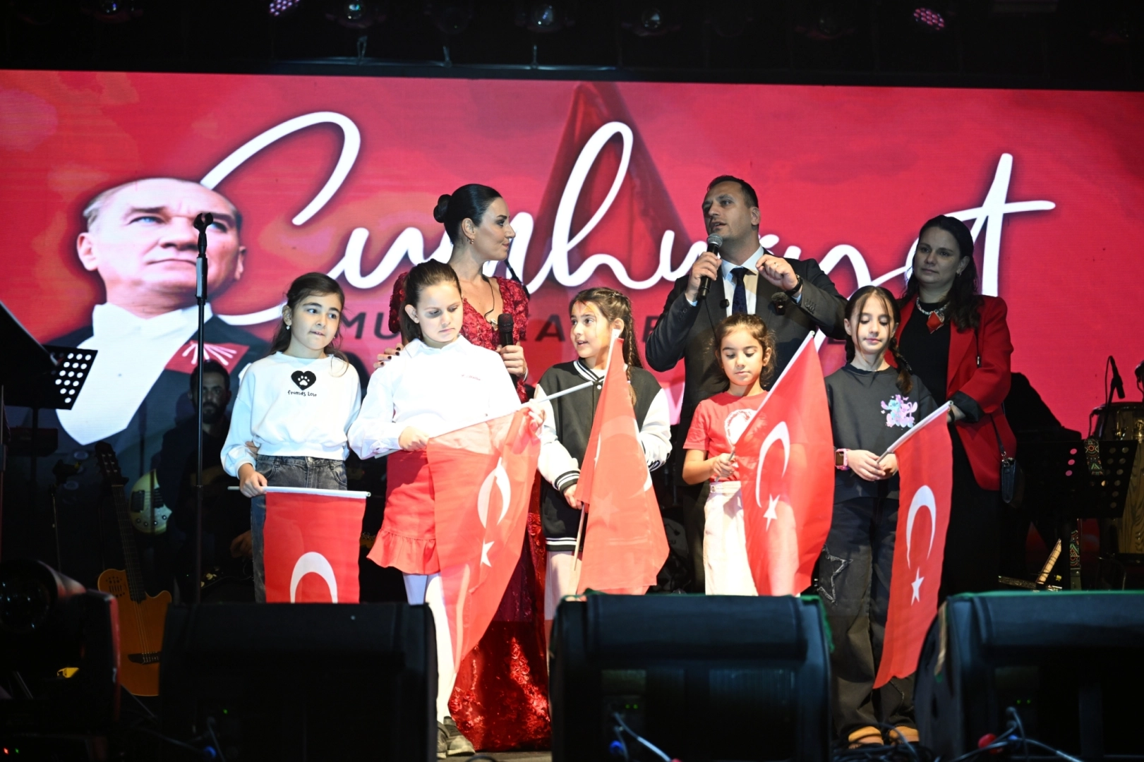 Bornova’da 29 Ekim coşkusu 