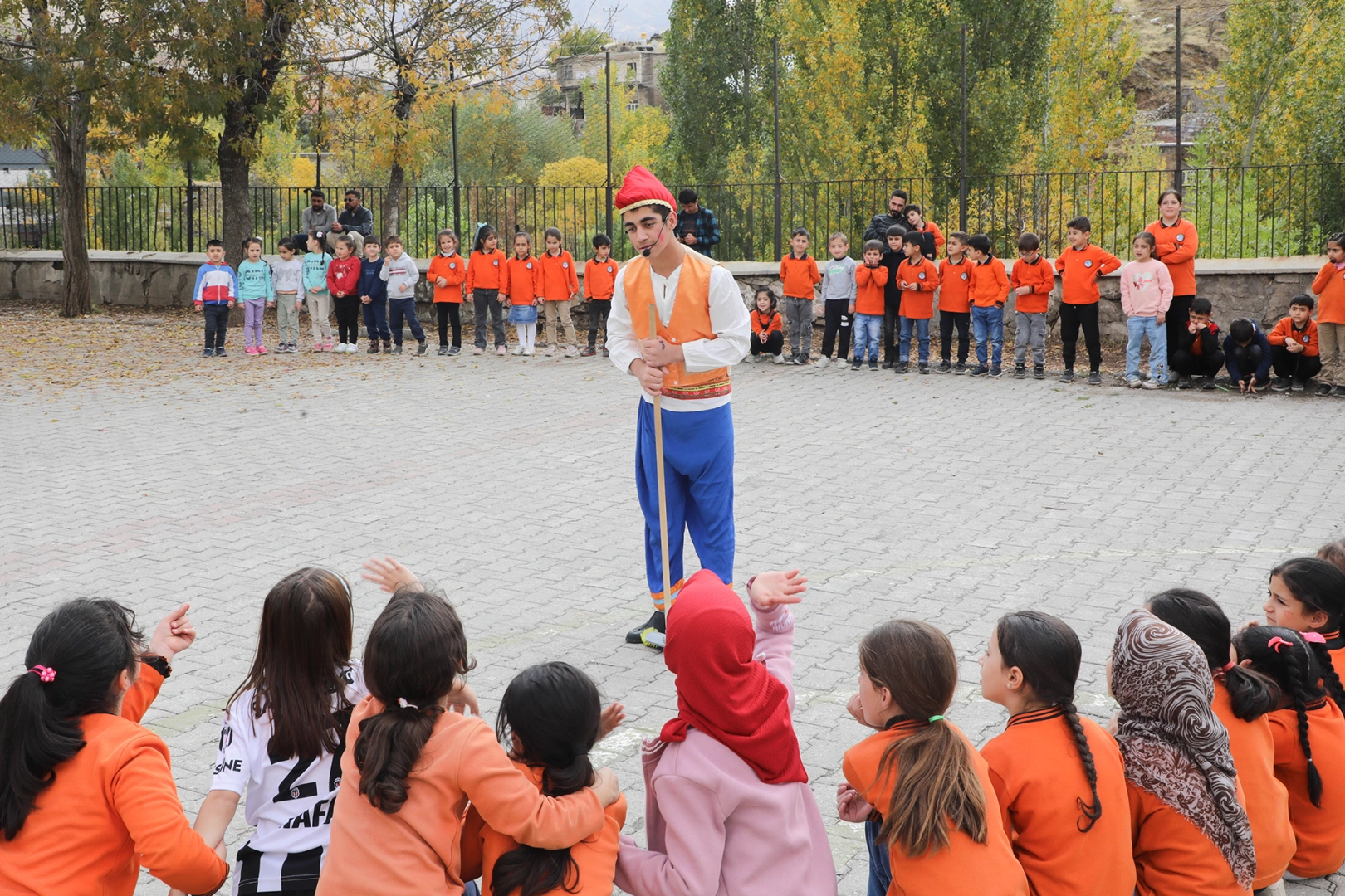 Bitlis Belediyesi Tiyatro Topluluğu, sezonu açtı 