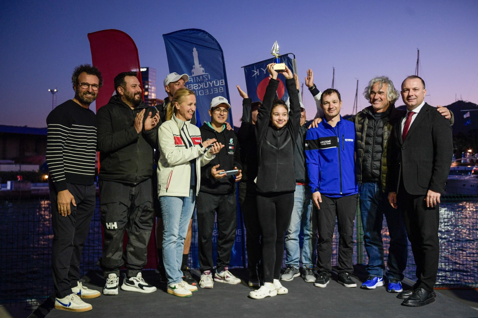 İzmir'de 102 millik parkur Cumhuriyet Kupası ile taçlandı 